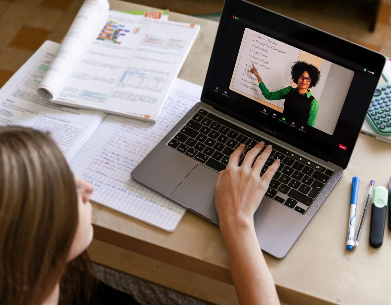 explicações online internacionais podem ser uma valiosa ajuda aos estudantes que vivem fora de Portugal